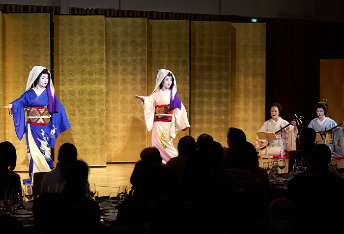 芸妓による舞踊披露